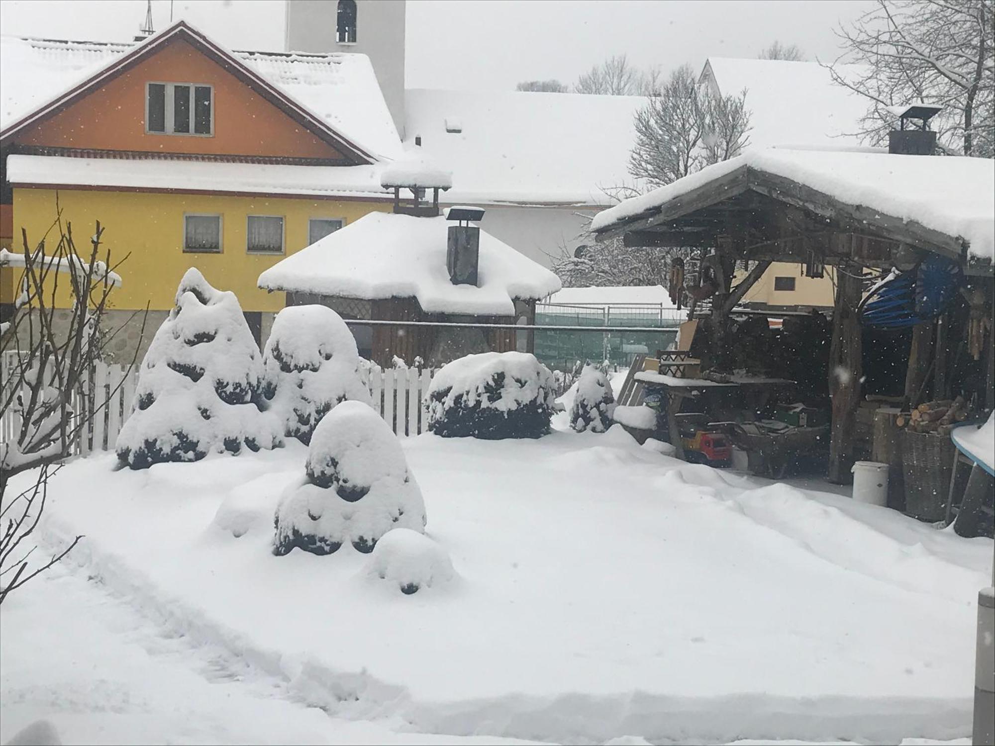 Nová LesnáHousing Hella公寓 外观 照片
